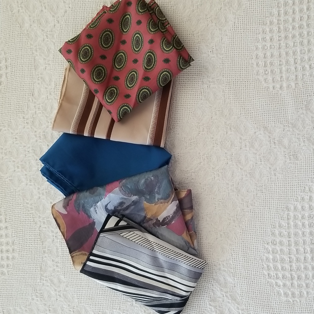 Pocket squares/scarves